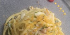 Spaghetti-trafilati-al-bronzo-con-sfilettato-e-bottarga-di-muggine